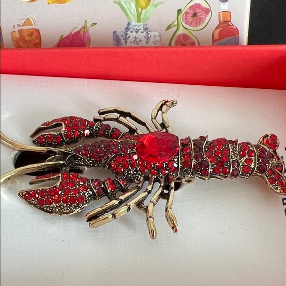 Piper K | Lobster Brooch 🦞 - Picture 3 of 8